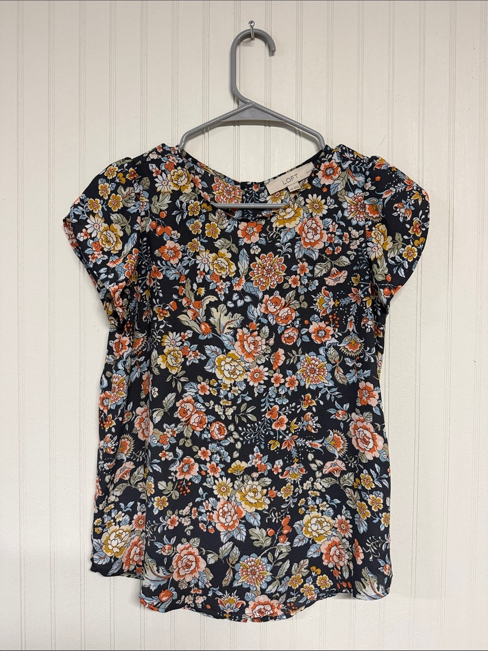 LOFT XSP Gray Floral Button-Back Blouse